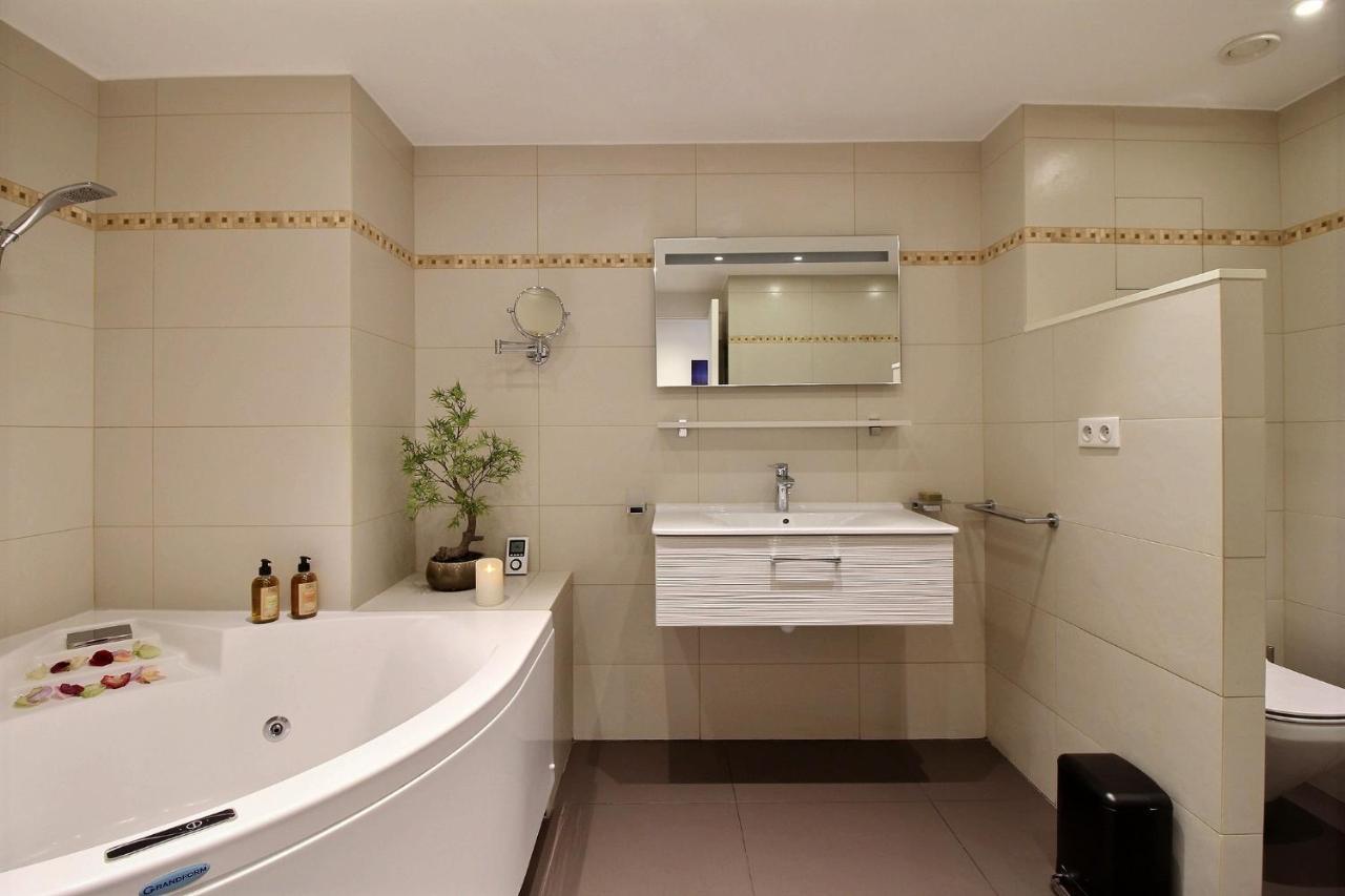 Assia & Nathalie - Luxury B&B Marais Paris Exterior photo